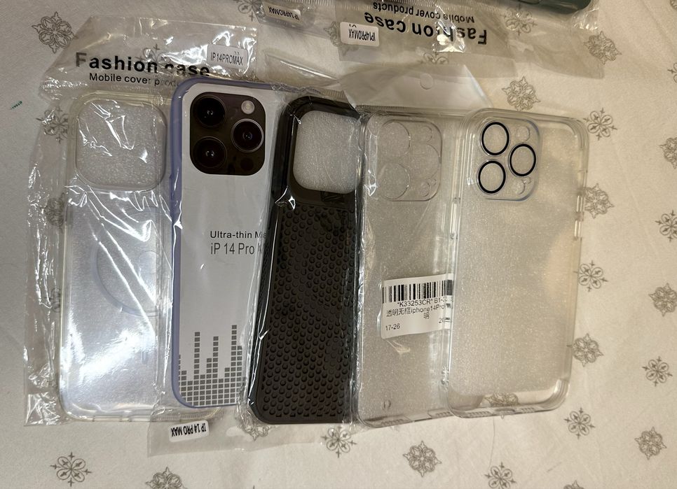 Чохли iPhone 14 Pro Max нові