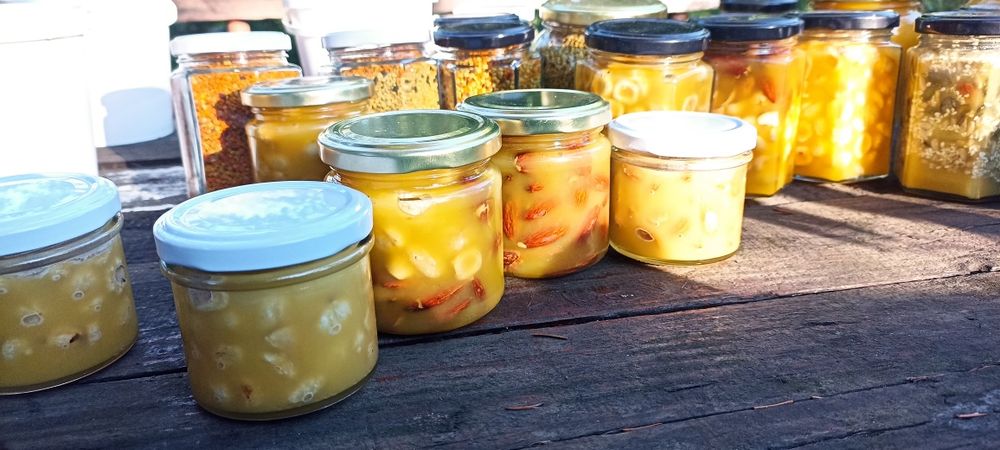 Горішки в меду ,насіння в меду , медові смаколики ,медова насолода