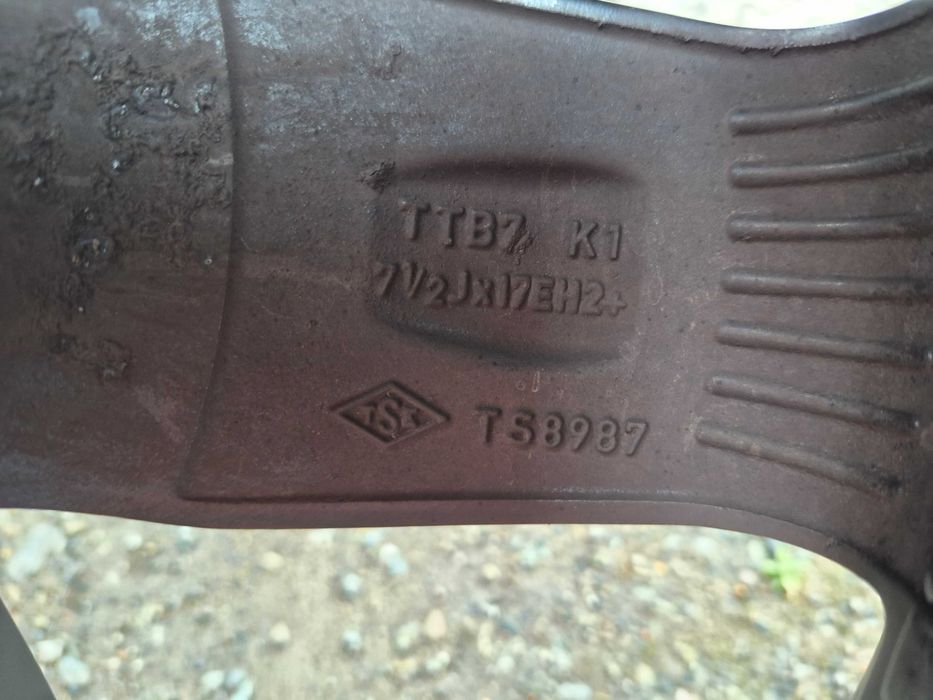 Alu Felgi 17 Opel Insignia BMW E36 E39 E46 5x120 koła zima 225/50 Pirelli VW T5 Transporter