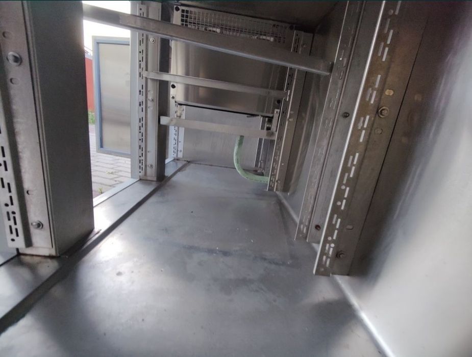 Stół chłodniczy 3drzwiowy blat ASCOBLOC z blatem roboczym.