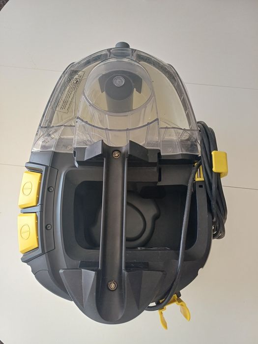Limpa estofos, Karcher Profissional Puzzi 8/1C