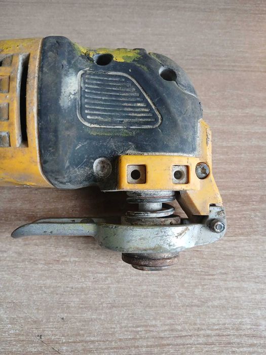 8Narzędzie wielofunkcyjne DeWalt DWE315 (300W) – Sprawne