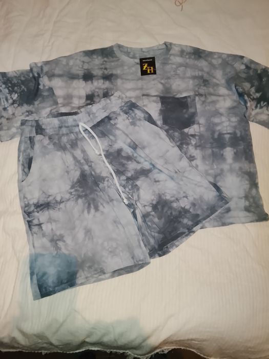 Продам, жіночий костюм .