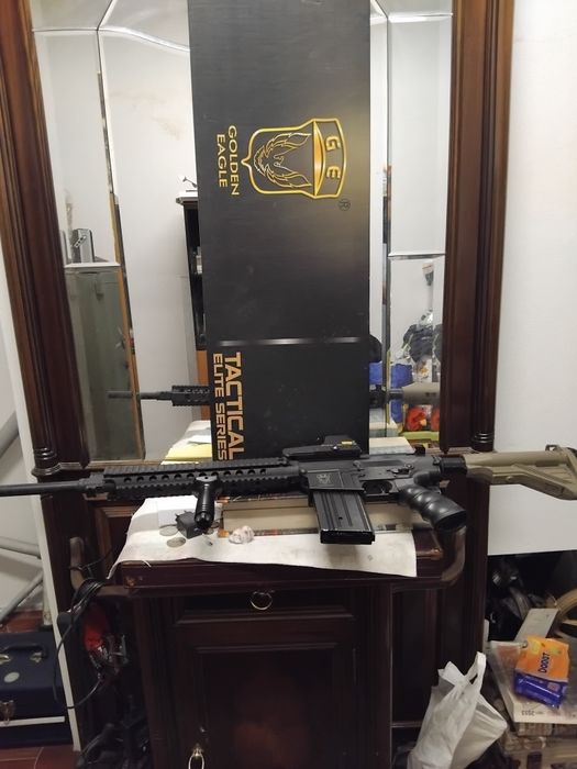 Arma de jogos com mira selenciador