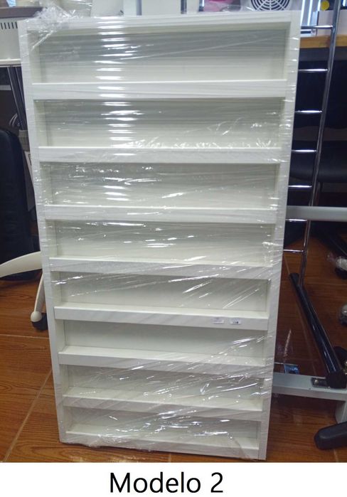 Expositor de vernizes