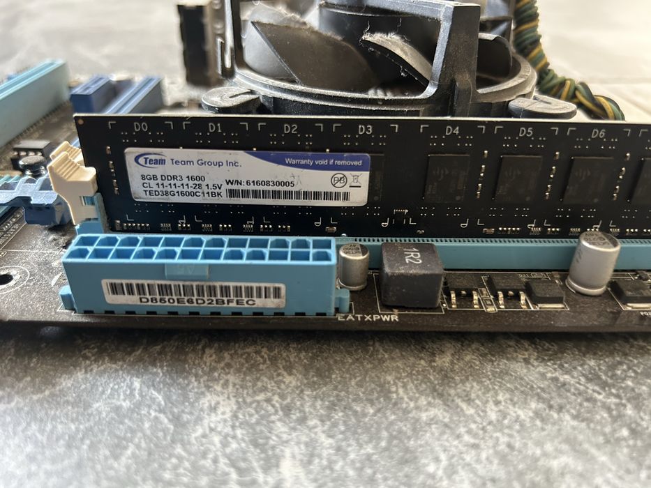 Продам  комплектуюси до ПК