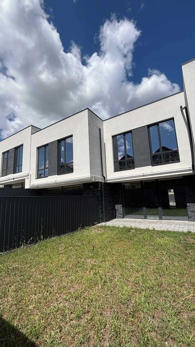 Продаж таунхауса, зданий в експлуатацію, 5 хв від центру