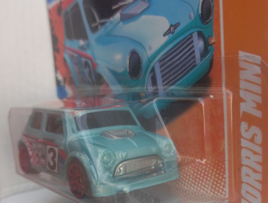 Hot wheels saiu no ano 2010 morris mini