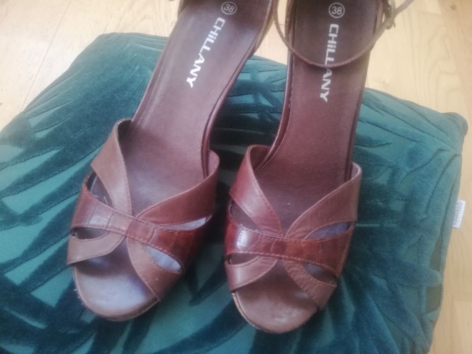Sandały damskie na koturnie korek