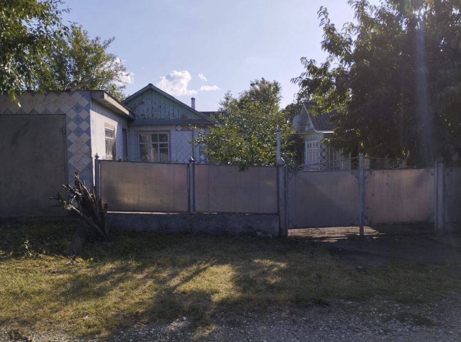 Продаж комфортного будинку в гарній локації