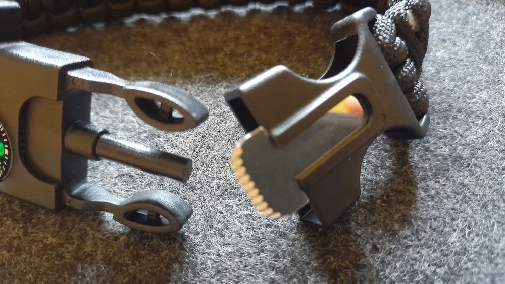 Pulseira de aventura ou camping