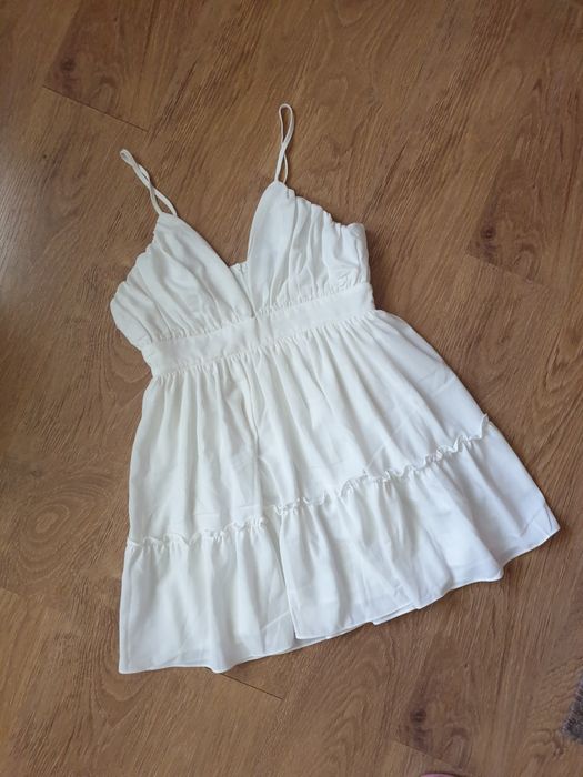 Śmietankowa sukienka na ramiączka L, dekolt