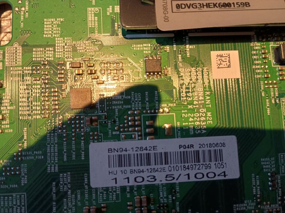 Płyta główna plus zasilanie telewizora Samsung model UE55NU7440