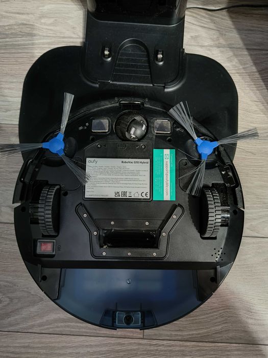 Eufy RoboVac G10 Hybrid 未使用 Eufy Robovac G10 Hybrid - odkurza, mopuje i mówi głosem