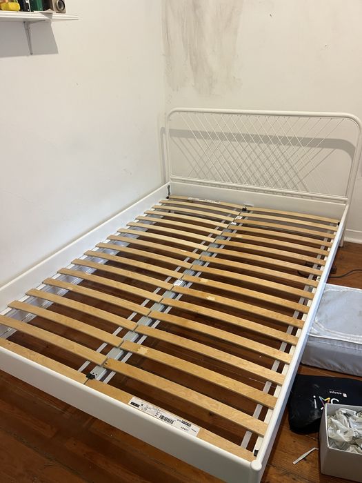 Cama Ikea de casal