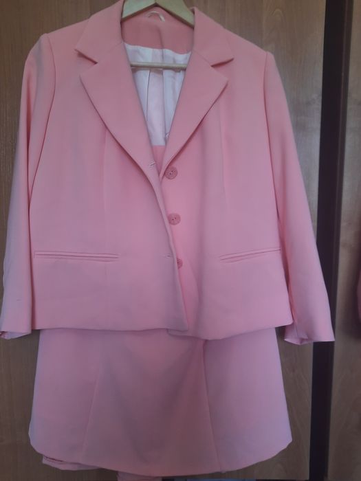 Marynarka i spódnica komplet łososiowy rozm. 44
