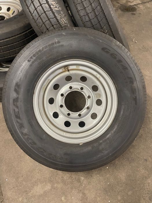 Koła do przyczepy 235/85R16 5szt  8x165,1