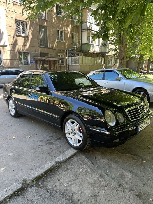 Продам свой автомобиль Mercedes-Benz w210