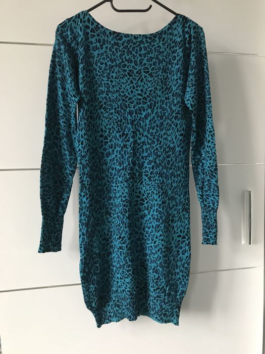 Sukienka S/M koronka i kokardy na plecach z kaszmirem