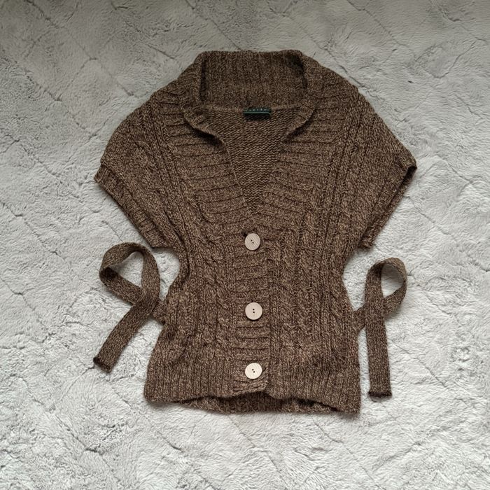 Sweterek brązowy krótki z guzikami L akrylowy