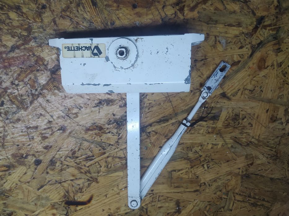 Доводчик VACHETTE.б.у.в отличном состоянии.