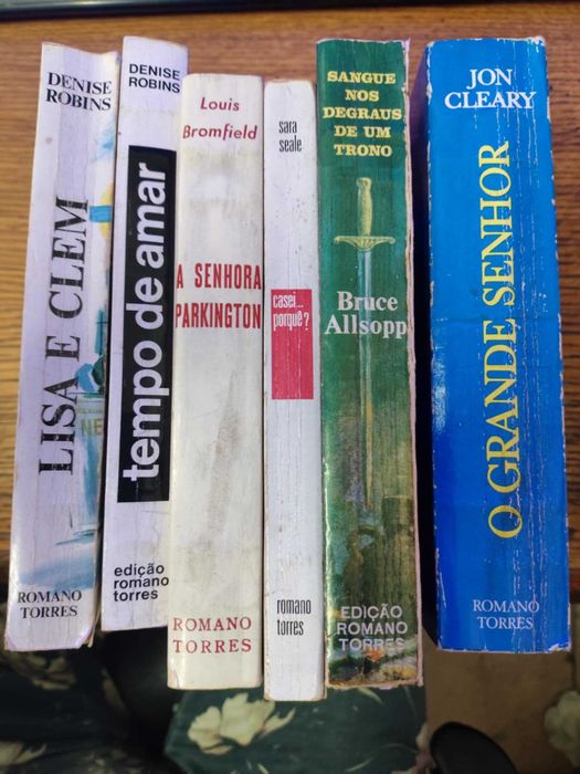 Varios Livros de coleçoes das Edições Romano Torres