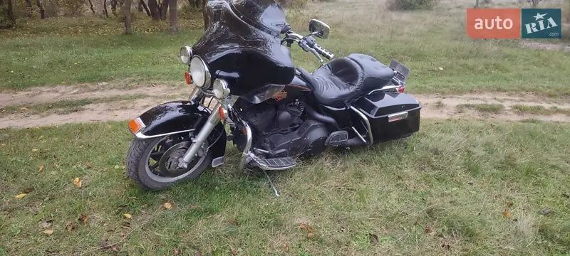 Harley-Davidson FLHTCU Ultra Classic Electra Glide FLHT 2002
Источник: