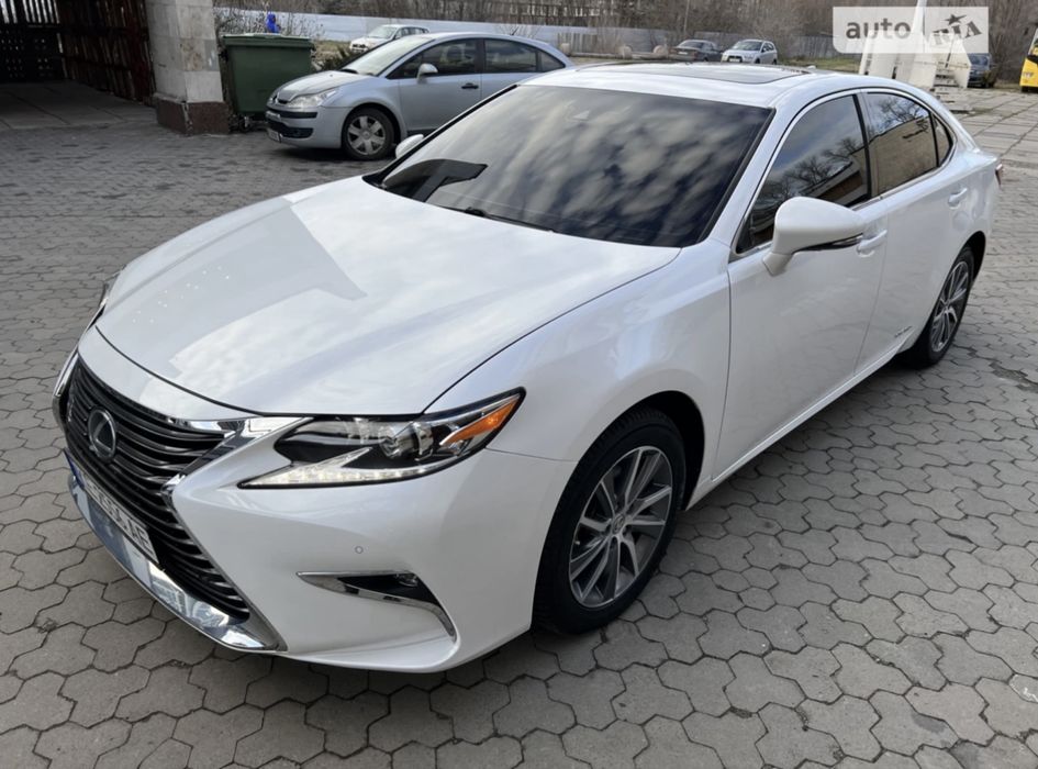 Аренда lexus es 300h 2017гибрид