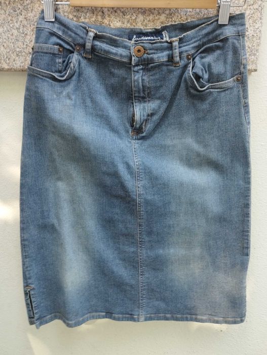 Saias de ganga de marca Levi's e Stradivarius64729957318275123