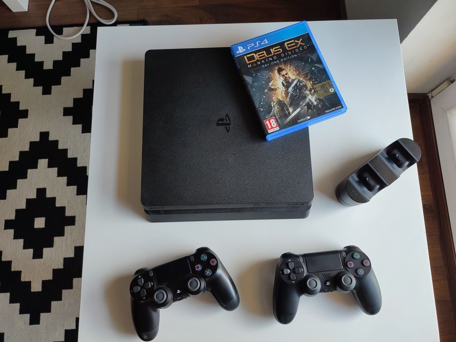 PS4 slim 1TB + dodatki