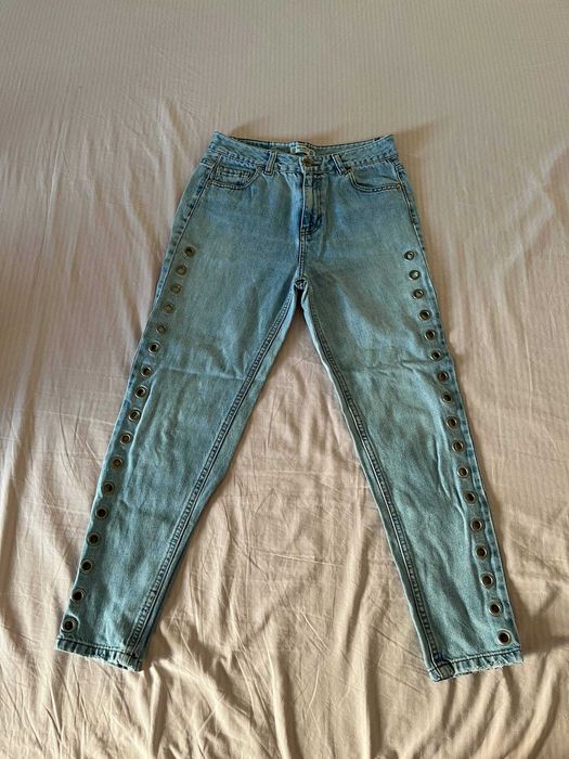 Jeans Pull&Bear azul-claro com ilhoses de lado, EUR 36