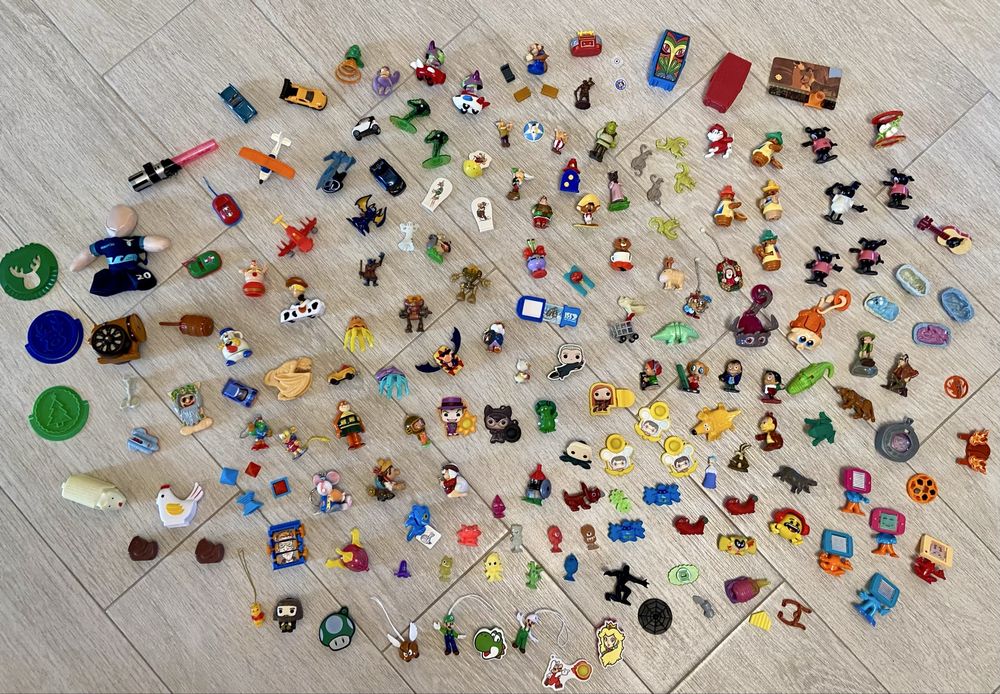 Кіндер іграшки Kinder