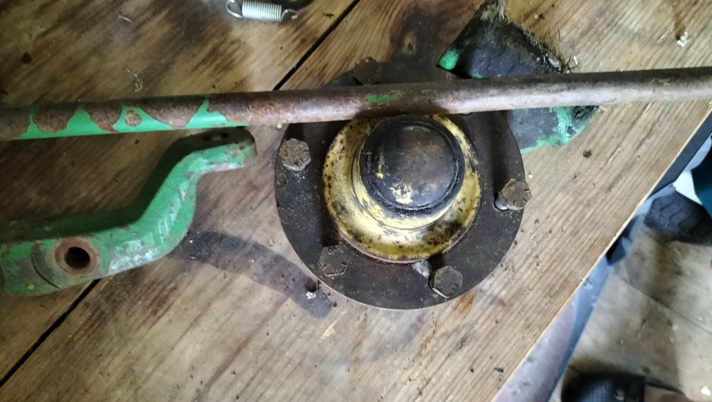 Продам цапфу John Deere 940 945