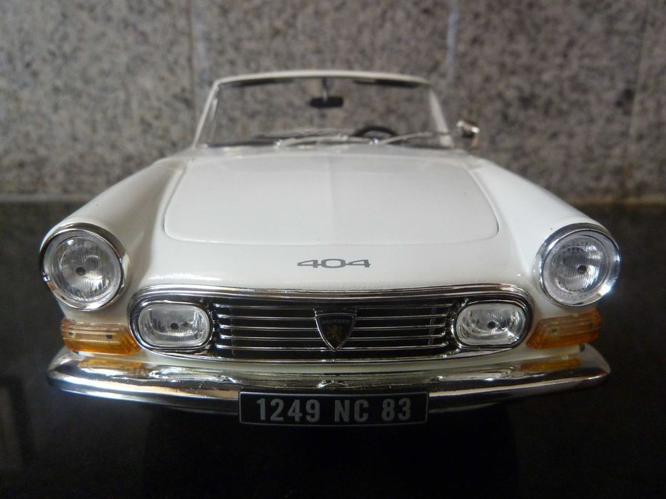 1:18 Norev, Peugeot 404 Cabriolet, (côr rara), AutoArt Minichamps