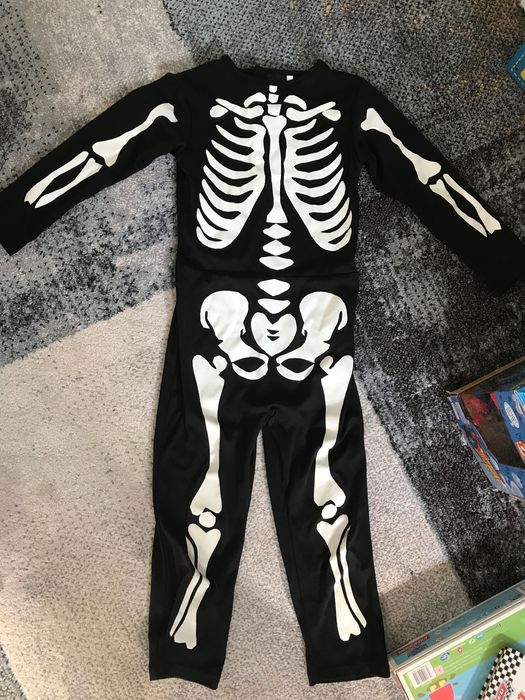 Stroj halloween swieci w ciemności
