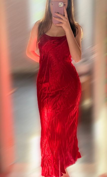 Атласна сукня довга