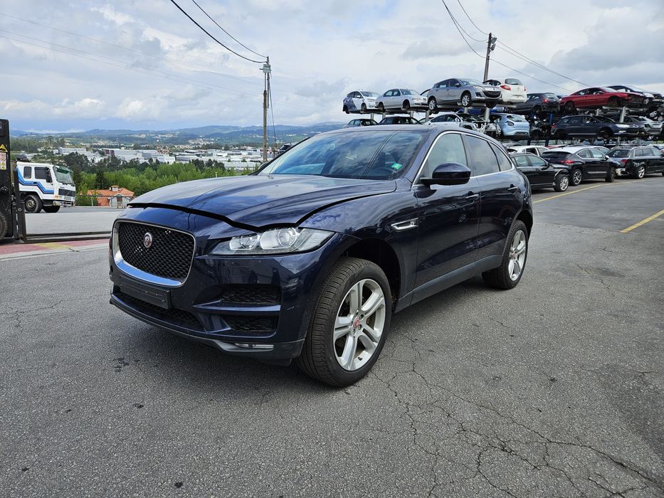 Jaguar F-Pace 2.0D AWD de 2017 para peças