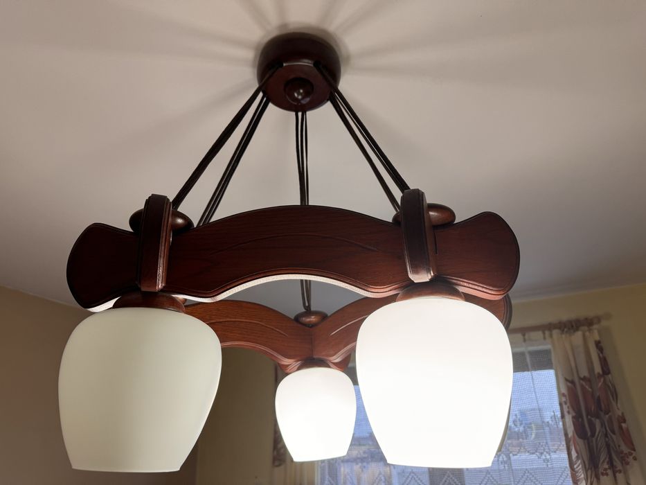 Stara lampa wisząca drewniana