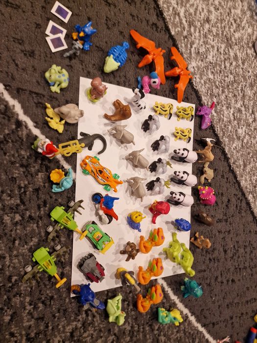 Zabawki z Kinder Niespodzianki Cena za sztukę.