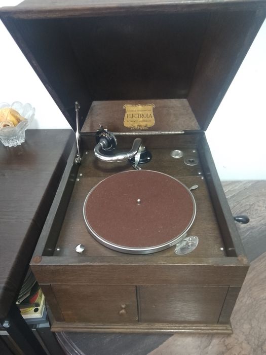 Антикварный настольный ПАТЕФОН