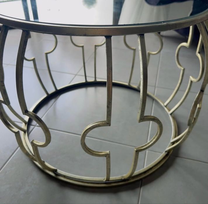Mesa de centro redonda dourado velho