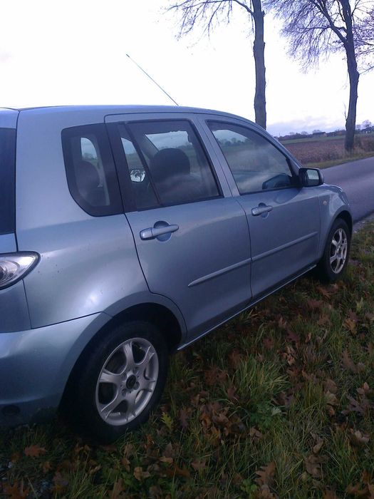 Mazda 2 1,4b + lpg 2006r.