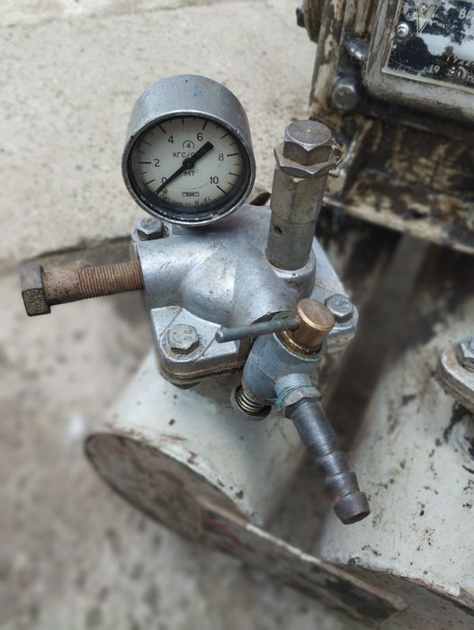 К о м п р е с о р  СО7б