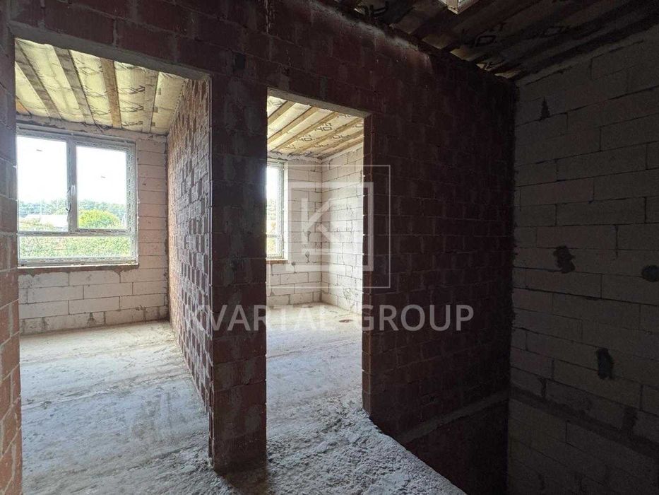 Продається дуплекс в Стоянці з готовими комунікаціями, ТОП локація!