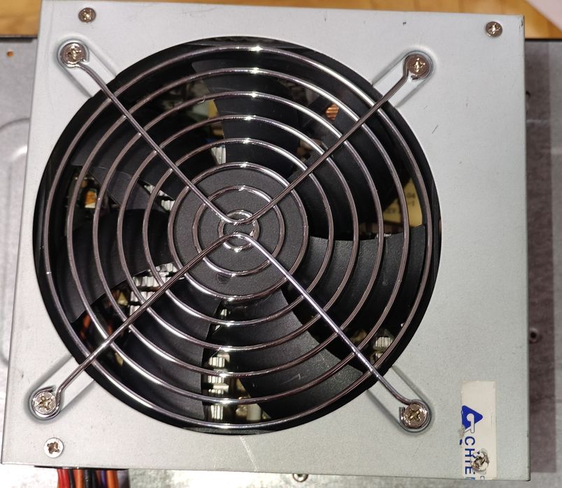 Блок питания HKC, Chieftec