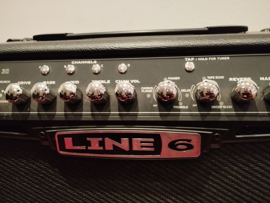 Amplificador ainda com a caixa