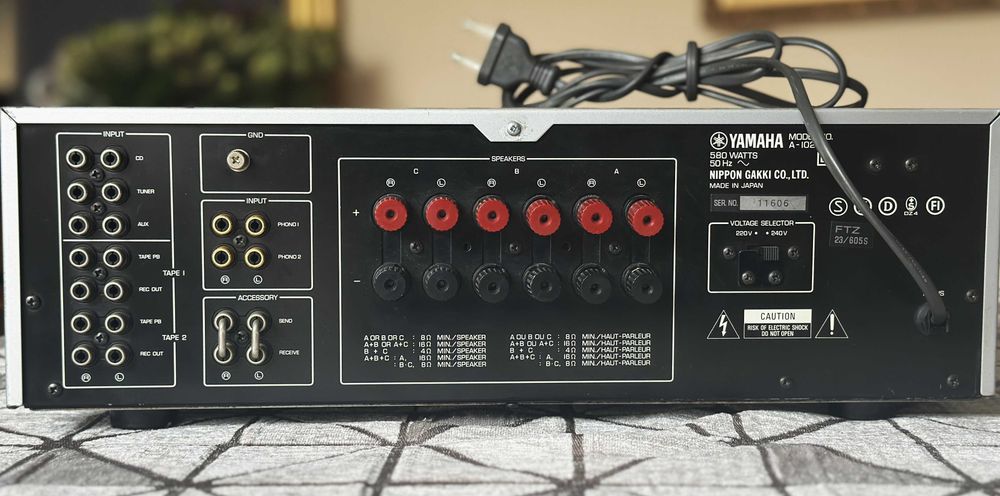 Yamaha A-1020 wysokiej klasy wzmacniacz