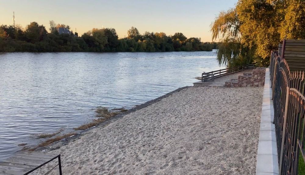 Подобово та погодинно/Осещина з виходом на воду: баня, басейн у ціні +