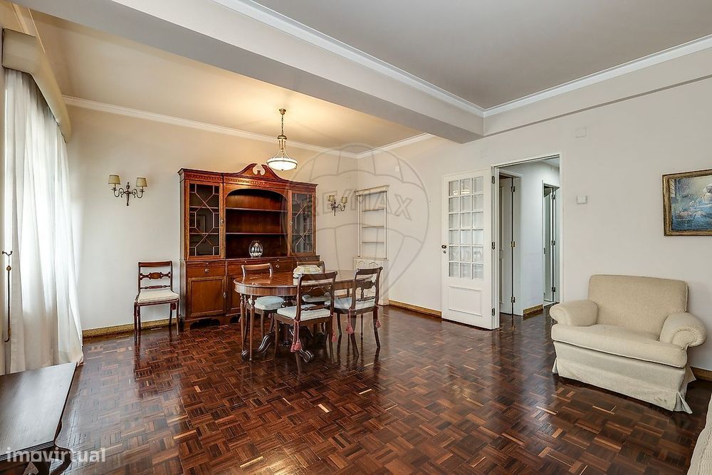 Apartamento T4 para arrendamento