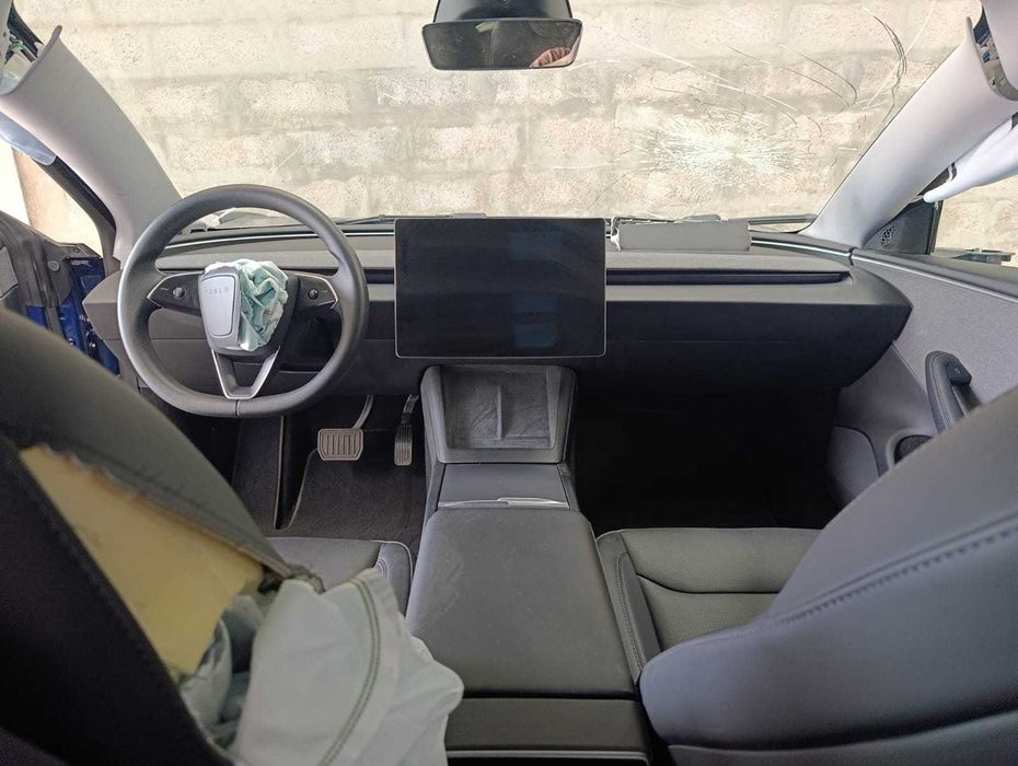 TESLA Model 3 - Tração Traseira